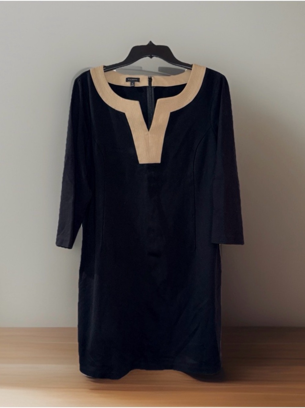 Talbots Women’s Black Shift Dress with Taupe V-Neck Trim-12-EUC